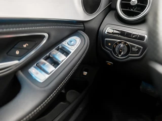 Mercedes-Benz C-Klasse 279Pk Automaat (GROOT NAVI, LUCHTVERING, CAMERA, LEDER, STOELVERWARMING, GETINT GLAS, ELEK SPORTSTOELEN, ELEK ACHTERKLEP, ZWART HEMEL, NIEUWE APK, NIEUWSTAAT) - afbeelding nr 23