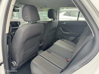 Volkswagen T-Roc Volkswagen T-Roc 1.5 TSI Style / Navigatie / Etc.. - afbeelding nr 19
