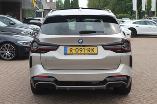 BMW iX3 BMW iX3 Exe. M Sport 80 kWh / SoH 99% / Trekhaak / Panoramadak / Camera / Leder / 20'' / DAB / Sfeerverlichting / Stoelverwarming / Cruise Control - afbeelding nr 16