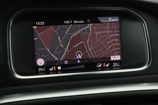 Volvo V40 Volvo V40 2.0 T4 Sport | Stoelverwarming | Camera |  Full LED | Leder/Alcantara | Navigatie | 19'' | Climate control | Bluetooth | PDC | Cruise control | R Design - afbeelding nr 9