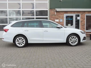 Škoda Octavia Skoda Octavia Combi 1.0 e-TSI Business Ed/trekhaak/carplay/pdc/el a.klep. - afbeelding nr 5