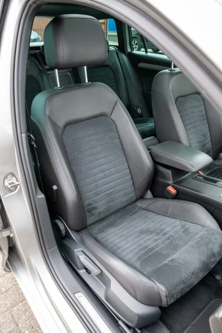 Volkswagen Passat Volkswagen Passat Variant 1.4 TSI GTE Connected Series Plus - afbeelding nr 32