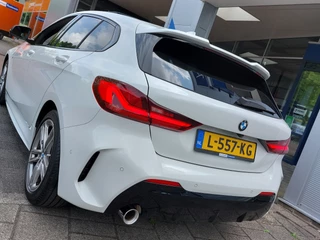 BMW 1 Serie BMW 1 Serie 116i Automaat Business Edition M-Sport | Navi | Apple Carplay+Android Auto | Clima | Cruise | Led Koplampen | Panorama Schuifdak | Pdc V+A+Camera | Licht+Regensensor | Privacy Glass | 17''lm - afbeelding nr 43