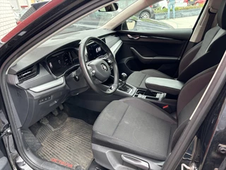 Škoda Octavia TREKHAAK / CARPLAY / SFEERVERLICHTING / NAVI / CLIMA / PDC / BLUETOOTH / CRUISE / NL-AUTO - afbeelding nr 4