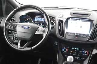 Ford Kuga Ford Kuga 1.5 EcoBoost ST Line (PARKEERSENSOREN, CRUISE, TREKHAAK, GOED ONDERHOUDEN) - afbeelding nr 4