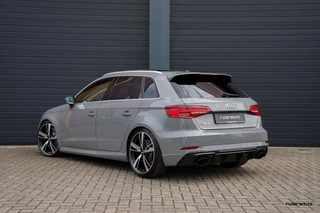 Audi RS3 Audi A3 Sportback 2.5 TFSI RS 3 | Pano | B&O | RS-stoelen | Matrix LED | Virtual cockpit | OPF delete | Orig. NL - afbeelding nr 4