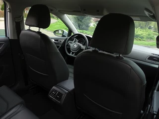 Volkswagen Golf Volkswagen Golf 1.6 TDI Highline RNS R-line / 2017 / LED - afbeelding nr 12