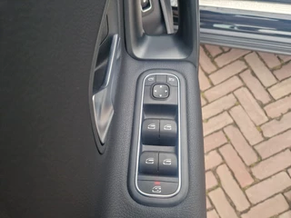 Mercedes-Benz A-Klasse / Stoelverwarming / AMG Velgen / PDC - afbeelding nr 7