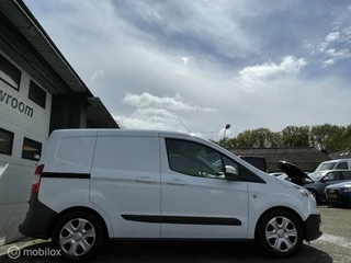 Ford Transit Courier Ford Transit Courier 1.5 TDCI Ambiente met airco en p-sensor - afbeelding nr 4