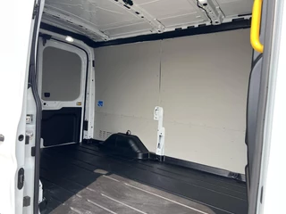 Ford E-Transit Ford E-Transit 350 L2H2 Trend 68 kWh 184pk | ZUID | Pro Power on board | Navigatie | Adaptieve Cruise |  Digitale binnenspiegel | Laadruimtebescherming | Reservewiel | H7 batterij | LED laadruimteverlichting - afbeelding nr 14