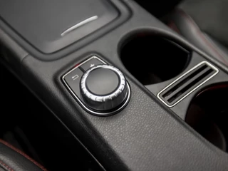 Mercedes-Benz CLA Automaat (GROOT NAVI, CLIMATE, LEDER/ALCANTARA, STOELVERWARMING, SPORTSTOELEN, SFEERVERLICHTING, GETINT GLAS, XENON, CRUISE, NIEUWE APK, NIEUWSTAAT) - afbeelding nr 25
