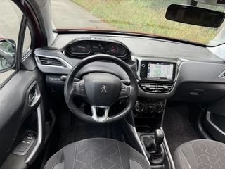 Peugeot 2008 Peugeot 2008 1.2 PureT. Blue Lion airco navi pano - afbeelding nr 2