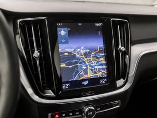 Volvo V60 164Pk Automaat (APPLE CARPLAY, GROOT NAVI, CAMERA, ADAPTIVE CRUISE, SPORTSTOELEN, TREKHAAK, PARKEERSENSOREN, DAB+, NIEUWE APK, NIEUWSTAAT) - afbeelding nr 22