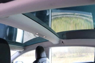 Tesla Model 3 Tesla Model 3 Long Range AWD 75 kWh black&white chrome delete uitstraling! autopilot dual motor stoelverwarming v+a panodak - afbeelding nr 7