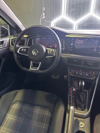 Volkswagen Polo Volkswagen Polo 2.0 GTI Virtual KW-SchroefsetPano Dsg beats dcc navi keyless - afbeelding nr 16