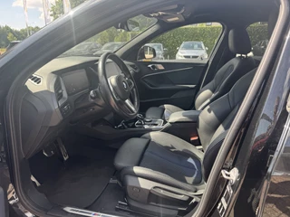 BMW 1 Serie BMW 1 Serie 118i Executive Ed. M Sport / Navigatie / Half leder / 19'' / Sportstoelen / Blackpack / Dakspoiler / Stoelverwarming / Cruise Control / Getint glas - afbeelding nr 8
