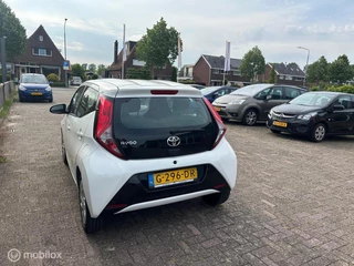 Toyota Aygo Toyota Aygo 1.0 VVT-i x-play Automaat Automaat Camera apple carplay - afbeelding nr 5