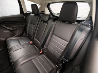 Ford C-MAX Ford C-MAX 2.0 Plug-in Hybrid Titanium Plus 185Pk Automaat (PANORAMADAK, GROOT NAVI, CLIMATE, CAMERA, LEDEREN SPORTSTOELEN, GETINT GLAS, ELEK ACHTERKLEP, KEYLESS, NIEUWE APK, NIEUWSTAAT) - afbeelding nr 14