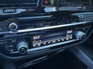 BMW 5 Serie BMW 5 Serie 545e 394Pk X Drive M-Sport Plug in Hybrid HUD Laser Luchtvering Soft close - afbeelding nr 4