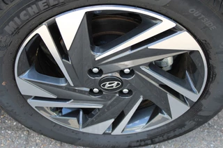 Hyundai Bayon Hyundai Bayon 1.0 T-GDi Comf. Smart Aut. Navi/Pdc/Cam/Carplay/ 