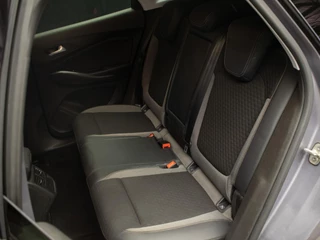 Opel Grandland X Opel Grandland X 1.2 Turbo Ultimate Sport (APPLE CARPLAY,NAVI,CAMERA,LED,SPORTSTOELEN,CRUISE,CLIMATE,DODE HOEk,GETINT,NETTESTAAT) - afbeelding nr 18