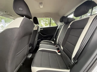 Volkswagen T-Roc Volkswagen T-Roc 2.0 TSI 4Motion Sport Automaat/Climate control/Led/Trekhaak - afbeelding nr 17