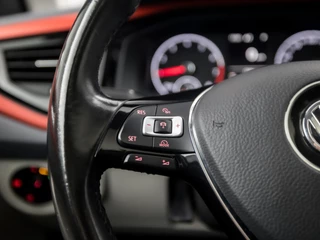 Volkswagen Polo Automaat (SCHUIFDAK, APPLE CARPLAY, GROOT NAVI, CLIMATE, BEATS AUDIO, LEDER, SPORTSTOELEN, GETINT GLAS, LM VELGEN, DAB+, ADAPTIVE CRUISE, NIEUWE APK, NIEUWSTAAT) - afbeelding nr 20