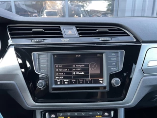 Volkswagen Touran Volkswagen Touran 1.4 TSI AUTOMAAT|NAVIGATIE|CAMERA|TREKHAAK|STOELVERWARMING|BLUETOOTH|MASSAGE STOEL - afbeelding nr 17