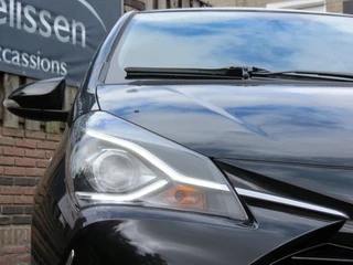 Toyota Yaris Toyota Yaris 1.5 Hybrid Dynamic | NAVI | ACHTERUITRIJCAMERA | KEYLESS ENTRY | CRUISE CONTROL | DEALER ONDERHOUDEN | - afbeelding nr 15