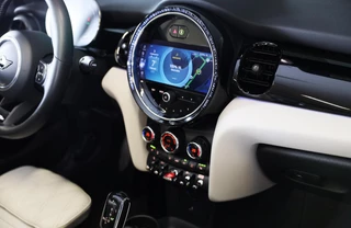 MINI Cooper Cabrio Mini Mini Cabrio 1.5 Cooper JCW Pakket / Aut / Navi / Cc / Leder / Digital Cockpit / Sfeerverlichting / Windscherm / Led / Pdc - afbeelding nr 31