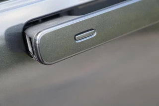 Land Rover Range Rover Velar Land Rover Range Rover Velar 3.0 V6 SC AWD R-Dynamic HSE 381 PK A cruise|Carplay|Matrix|Panoschuifdak|Digidash|Camera|Massage|Kahn LMV 22