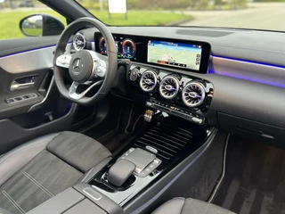 Mercedes-Benz CLA Mercedes CLA-klasse 250 e AMG CLA250e Coupe Panoramadak|Keyless|Advanced sound|Sfeerverlichting|Night pakket - afbeelding nr 23