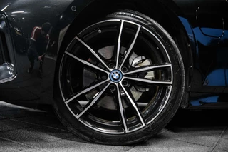 BMW 3 Serie BMW 3-serie 330e Sedan Hybrid | Vol | M Sport | Schuifdak | H&K | Innovation | Head Up | 19 inch | - afbeelding nr 26