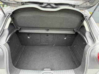 Mercedes-Benz A-Klasse Mercedes-Benz A-klasse 180 Business Solution 2e Eigenaar,Navi,Clima,Camera,Cruise,Sportstoel,N.A.P,123pk,APK tot 07-2026 - afbeelding nr 30