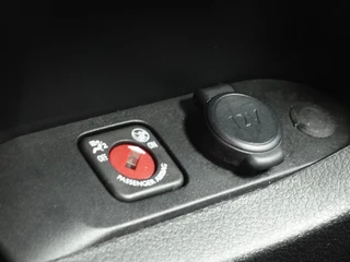 Opel Vivaro Opel Vivaro 2.0 BlueHDi 145PK L2 Automaat Trekhaak Apple carplay Cruise control Parkeersensoren - afbeelding nr 24