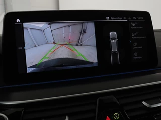 BMW 5 Serie BMW 5-serie 530e xDrive M Sport | Panoramadak |  Harman/Kardon | Stoel & stuurverwarming | Adaptive cruise | Camera | Trekhaak | Carplay | Achterbankverwarming | Live Cockpit | Sportstoelen - afbeelding nr 18