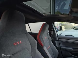 Volkswagen Golf Volkswagen Golf 2.0 TSI GTI Clubsport 45 Pano/Akrapovic/HUD/H&K - afbeelding nr 22