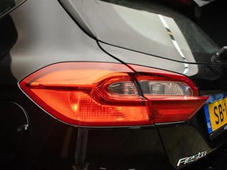 Ford Fiesta Ford Fiesta 1.1 Sport (APPLE CARPLAY,NAVI,LED,PDC,ELECTRISCHE PAKKET,BLACK,BLUETHOOT,SPORTSTOELEN,GETINT,NETTESTAAT) - afbeelding nr 24