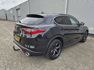 Alfa Romeo Stelvio Alfa Romeo Stelvio 2.0 T AWD Super Automaat, panoramadak,trekhaak,cruise,navigatie,achteruitrijcamera,lederen bekleding,parkeersensoren, - afbeelding nr 6