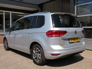 Volkswagen Touran Volkswagen Touran 1.2 TSI CON. SERIES ,,SOUND'' / Camera / Wegklap.haak / Stoelverwarming / - afbeelding nr 19
