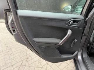 Peugeot 2008 Peugeot 2008 1.2 VTi Active Pack Premium|Panoramadak|Nieuwe Riem - afbeelding nr 28
