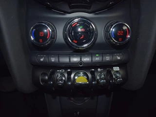 MINI Electric MINI Electric Mini Camden Edition 33 kWh | Stoelverwarming • Union Jack • CarPlay - afbeelding nr 18