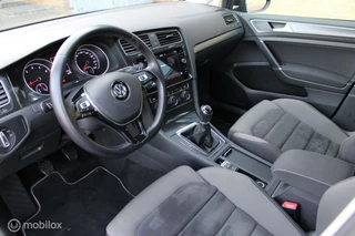 Volkswagen Golf Volkswagen Golf 1.5 TSI Comfortline Business, Alcantara Sportstoelen, Stoelverwarming, Pdc voor + achter, Cruise, Clima, Navi, App connect - afbeelding nr 2