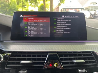BMW 5 Serie BMW 5 Serie TOURING 520I HIGH EXECUTIVE / SCHUIFDAK / LEDER / HARMAN-KARDON - afbeelding nr 11