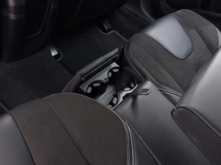 Volvo V40 Volvo V40 2.0 D2 R-Design Business | Origineel NL | Navi | Bi-Xenon | Clima | Cruise | Leder+Alcantara | Stoelverwarming | Pdc | Licht+Regensensor | 16''lm | Voorruitverwarming - afbeelding nr 27