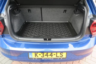 Volkswagen Polo Volkswagen Polo 1.0 TSI 95pk 2x R-Line , Virtual cockpit, Panorama schuifdak , Led , Navi , Carplay . LMV PDC etc. . - afbeelding nr 49