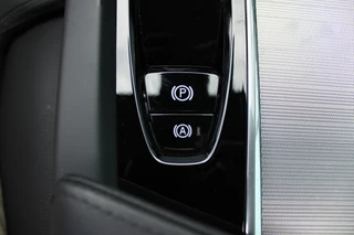 Volvo XC60 Volvo XC60 2.0 T8 Plug-in hybrid AWD Plus Dark | Luchtvering | 360 | H&K | Trekhaak - afbeelding nr 19