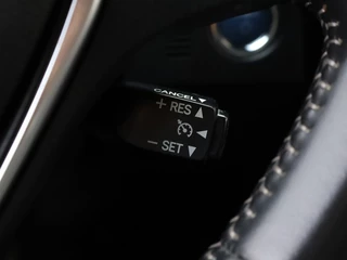 Toyota Auris Toyota Auris Touring Sports 1.8 Hybrid Executive | Half Leder | Park-Assist | LED Koplampen - afbeelding nr 25
