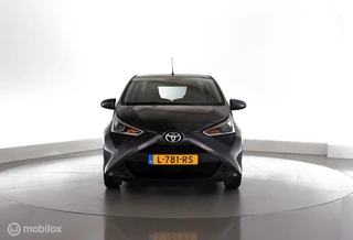 Toyota Aygo Toyota Aygo 1.0 VVT-i 72pk X-Play applecarplay|airco|camera|dab|5drs - afbeelding nr 17