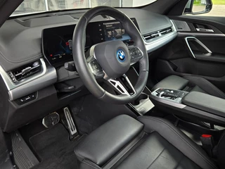 BMW iX1 BMW iX1 XDRIVE30 LAUNCH ED. I M PAKKET I 20 INCH I PANORAMA I HARMAN & KARDON - afbeelding nr 3